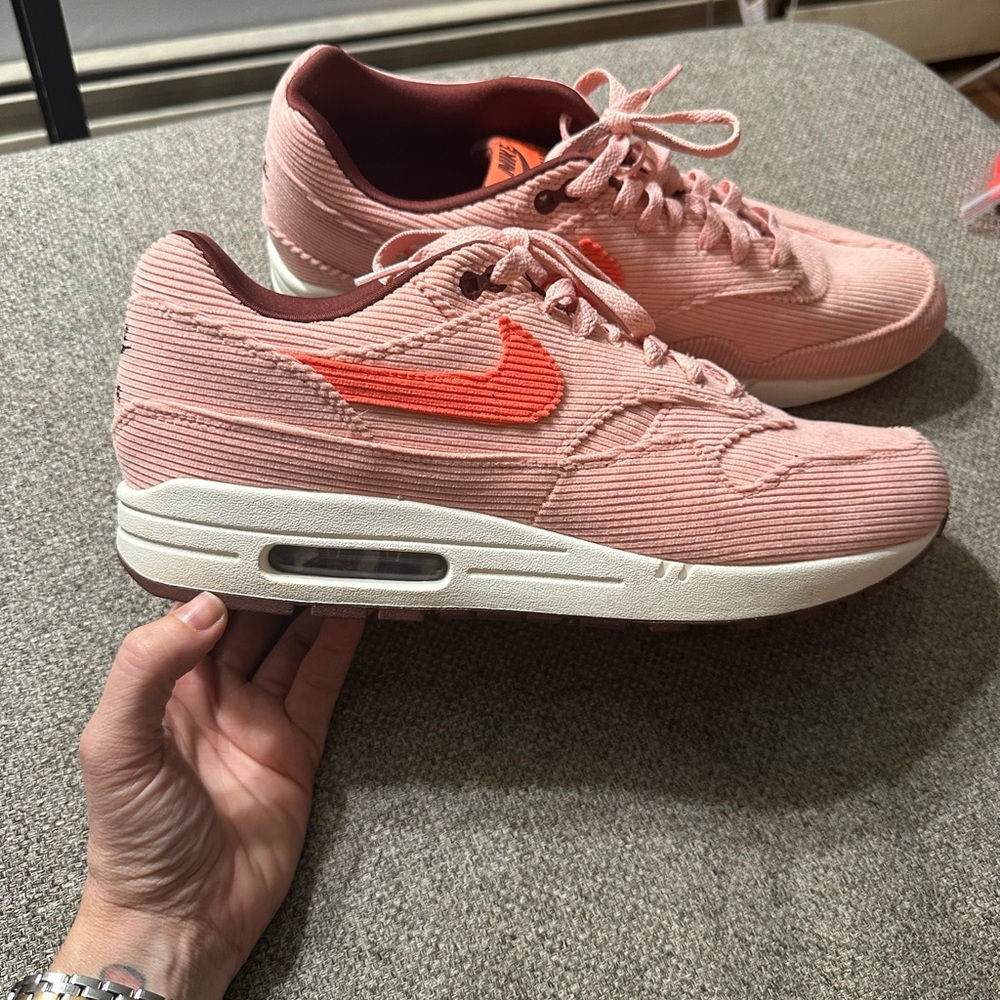 Nike Airmax 1 Premium “Coral Stardust” sneakers. Mens size 11.5